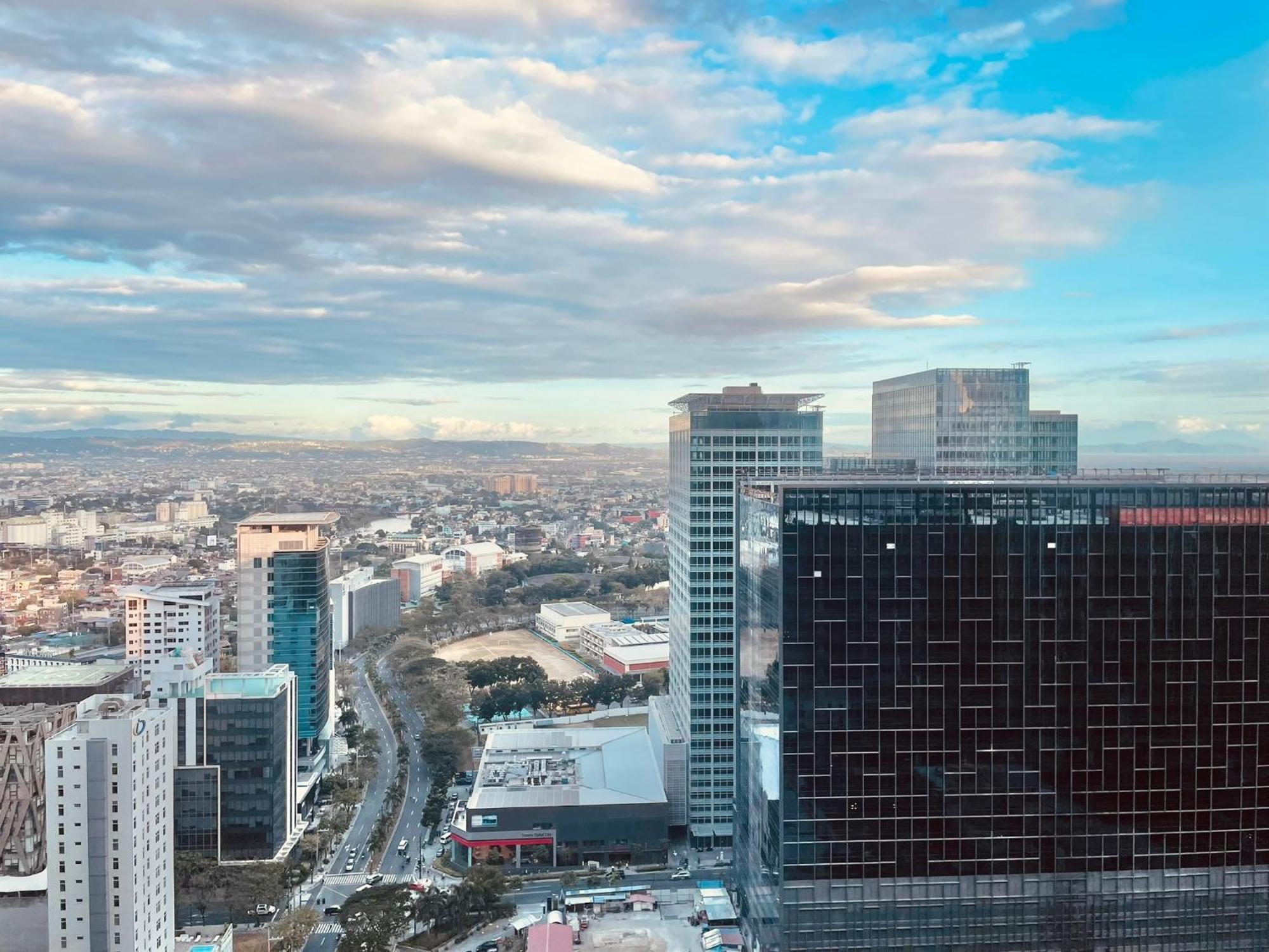 Uptown Parksuites Bgc 따구익 외부 사진