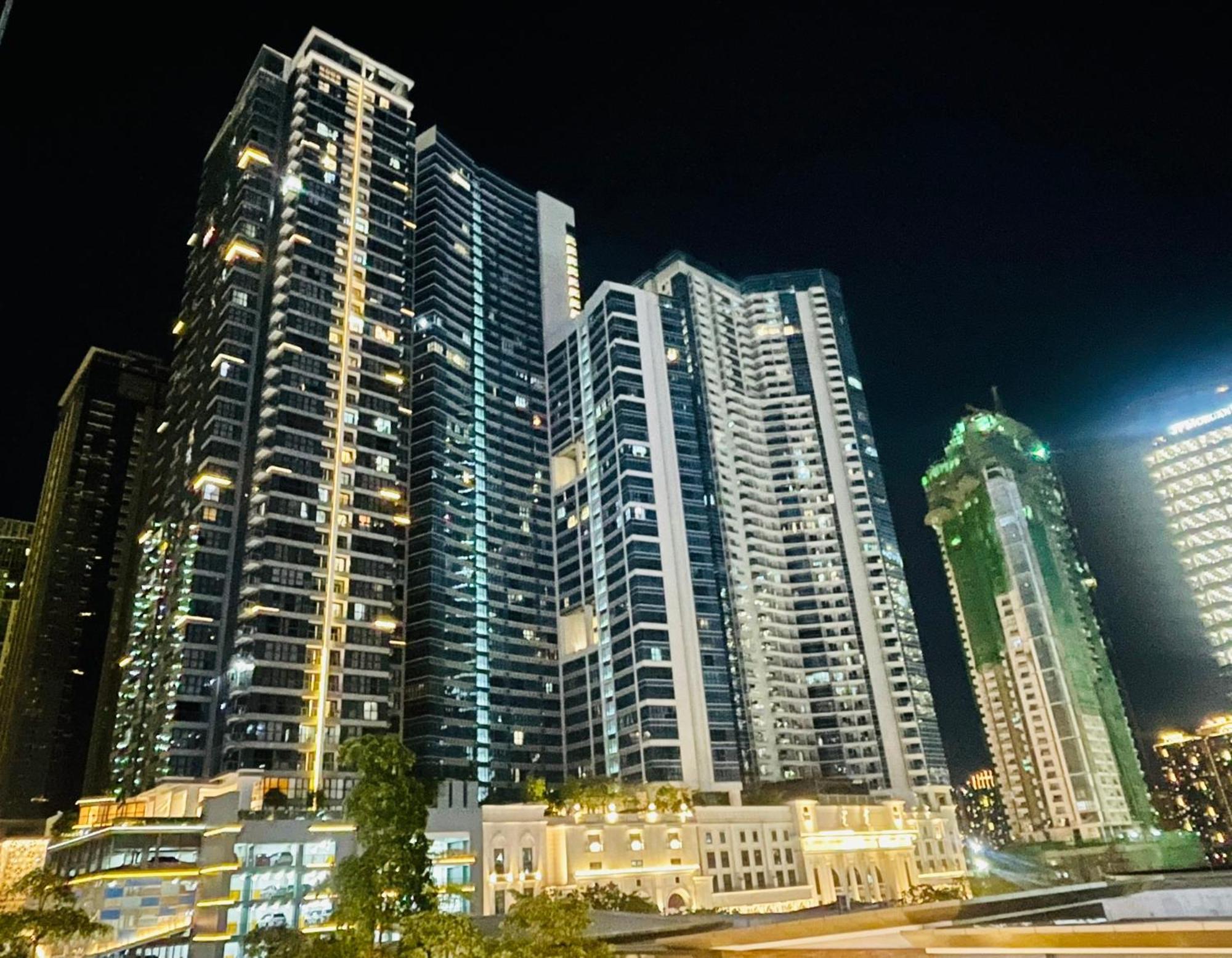 Uptown Parksuites Bgc 따구익 외부 사진