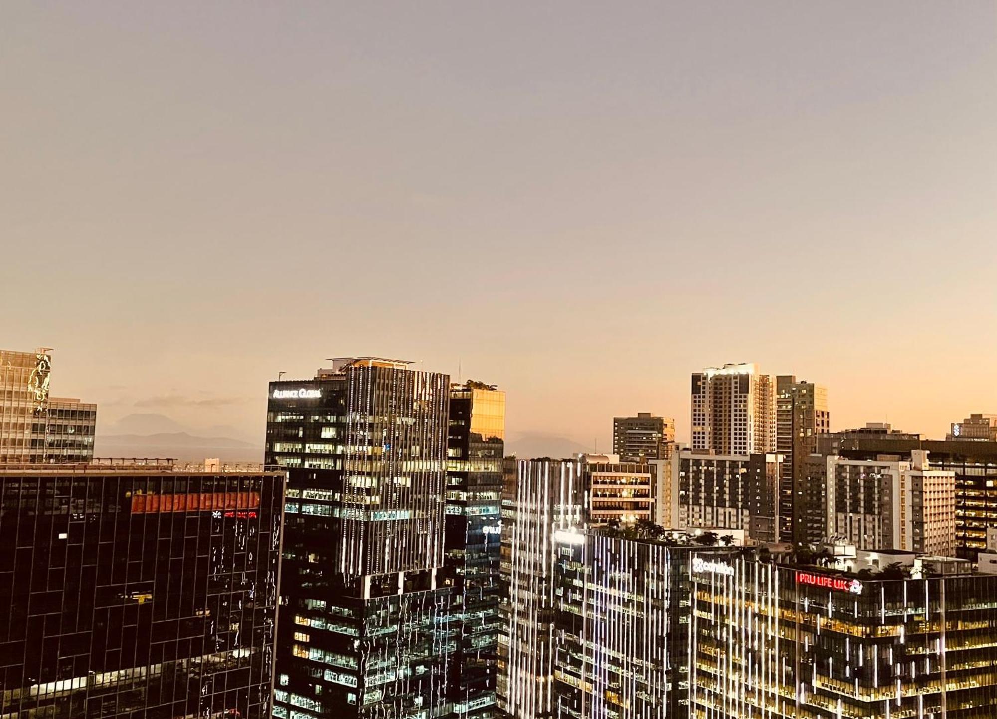Uptown Parksuites Bgc 따구익 외부 사진