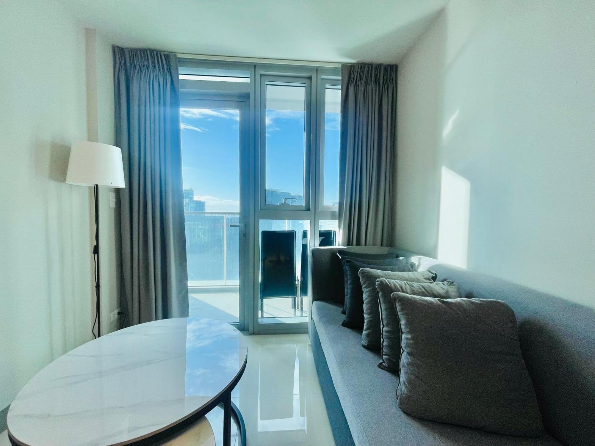 Uptown Parksuites Bgc 따구익 외부 사진