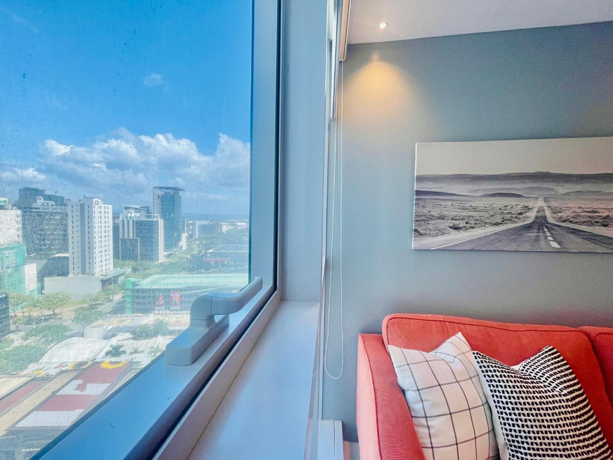 Uptown Parksuites Bgc 따구익 외부 사진