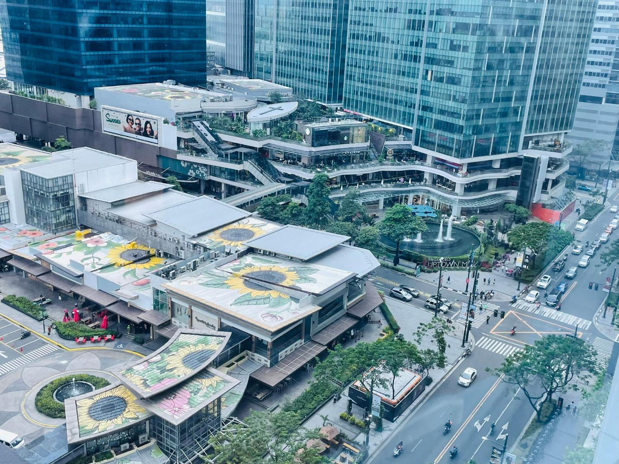 Uptown Parksuites Bgc 따구익 외부 사진
