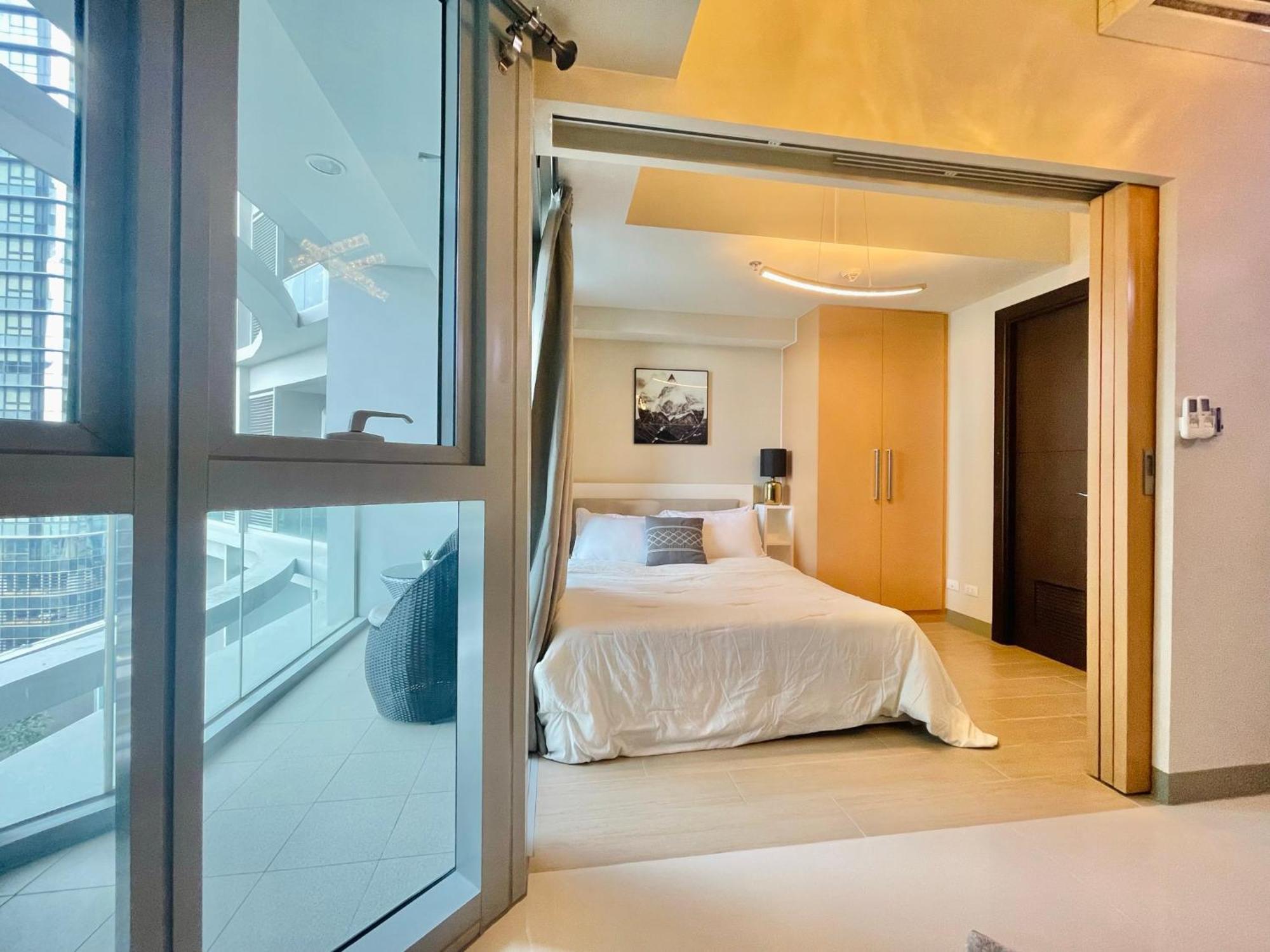Uptown Parksuites Bgc 따구익 외부 사진
