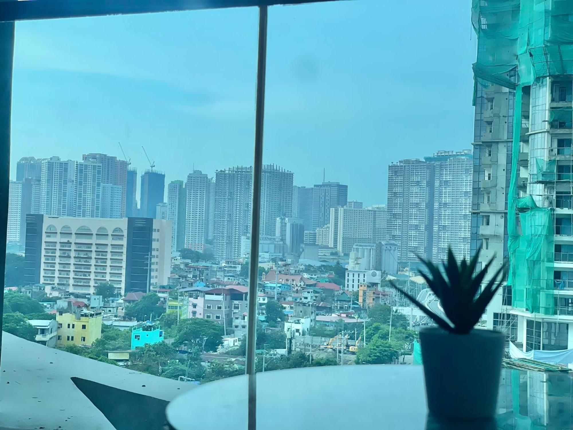 Uptown Parksuites Bgc 따구익 외부 사진